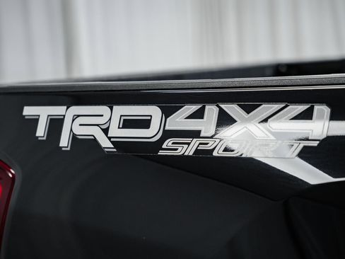 Used 2019 Toyota Tacoma TRD Sport image 19