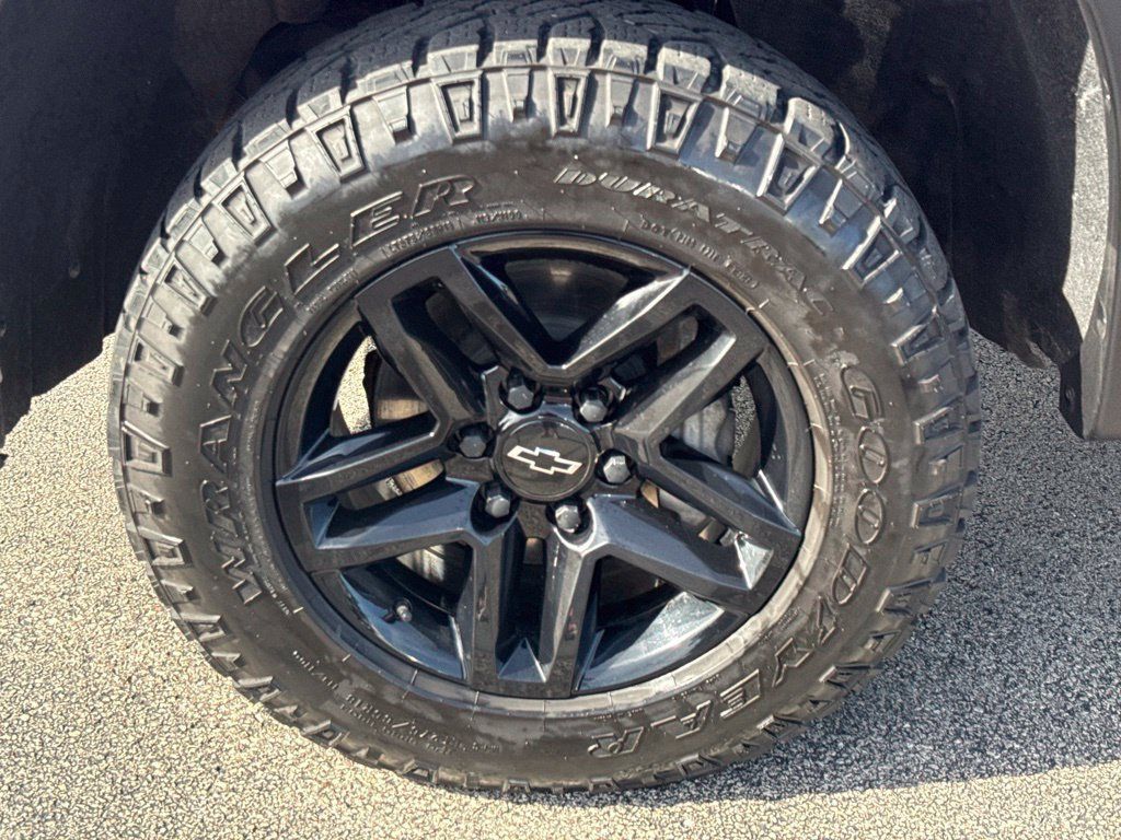 Used 2019 Chevrolet Silverado 1500 Custom Trail Boss w/ Custom Convenience Package AWD/4WD image 21