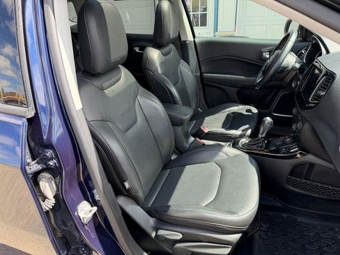 Used 2018 Jeep Compass Limited w/ Navigation Group AWD/4WD image 18