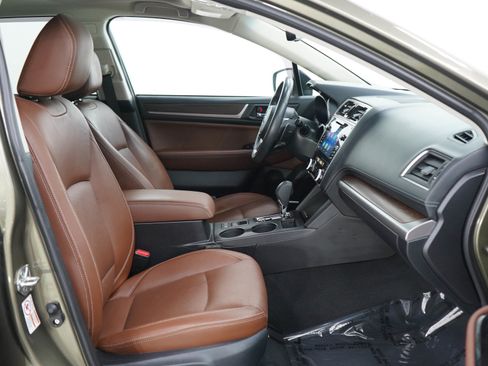 Used 2018 Subaru Outback 2.5i Touring AWD/4WD image 11