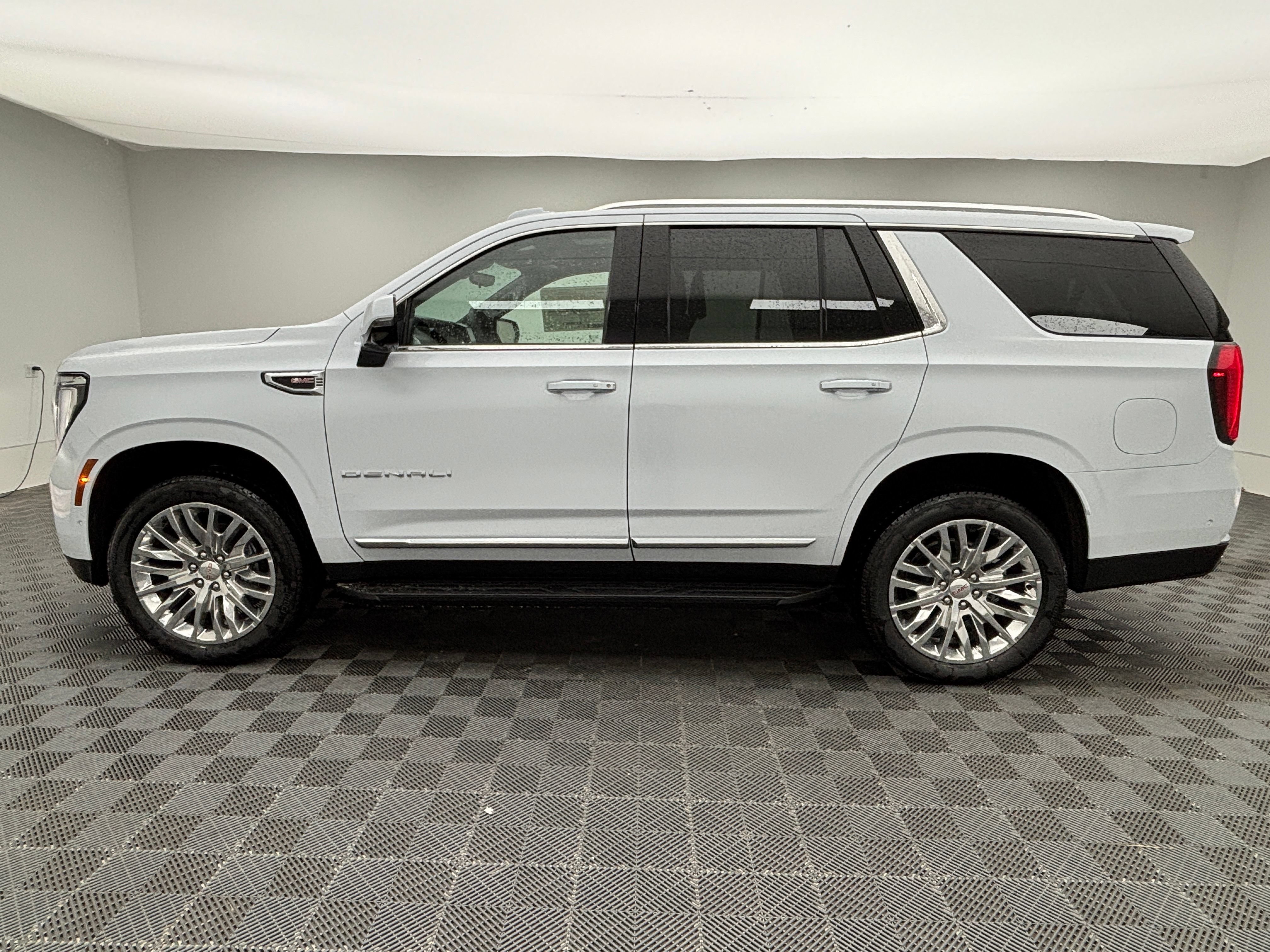 New 2026 GMC Yukon Denali w/ Advanced Technology Package AWD/4WD image 17