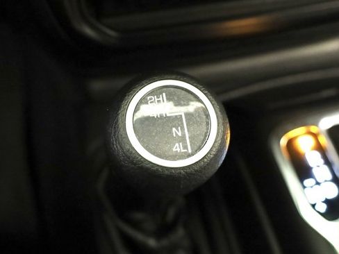 Used 2022 Jeep Wrangler Unlimited Sport image 23