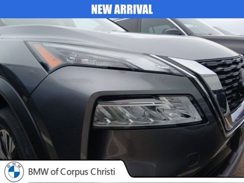Used 2023 Nissan Rogue SV FWD image 4