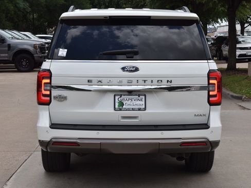 Used 2024 Ford Expedition Max King Ranch RWD image 9