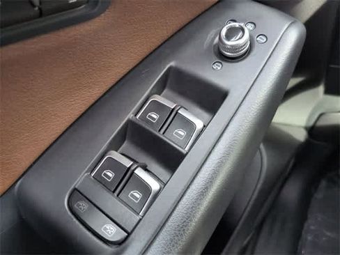 Used 2017 Audi Q5 2.0T Premium Plus w/ Technology Package image 43