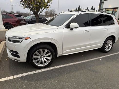 Used 2018 Volvo XC90 T6 Momentum w/ Convenience Package image 2