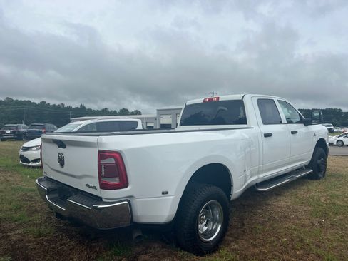 Used 2023 RAM 3500 Tradesman w/ Chrome Appearance Group AWD/4WD image 5
