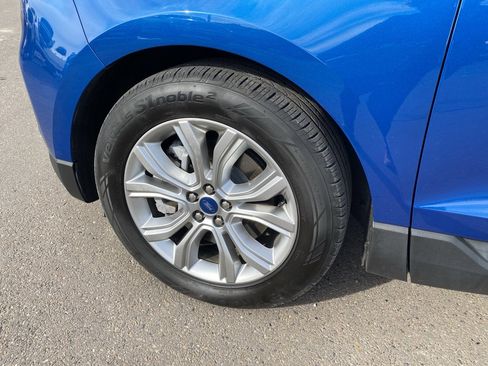 Used 2022 Ford Edge Titanium w/ Class II Trailer Tow Package image 2