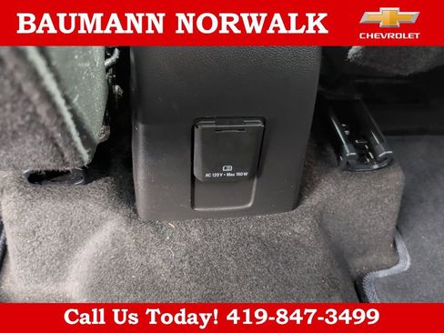 Used 2022 Chevrolet Trax LT w/ LT Convenience Package AWD/4WD image 19