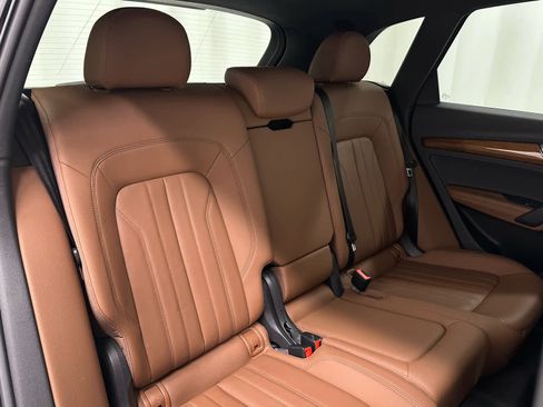 Used 2021 Audi Q5 Premium Plus w/ Premium Plus Package image 22