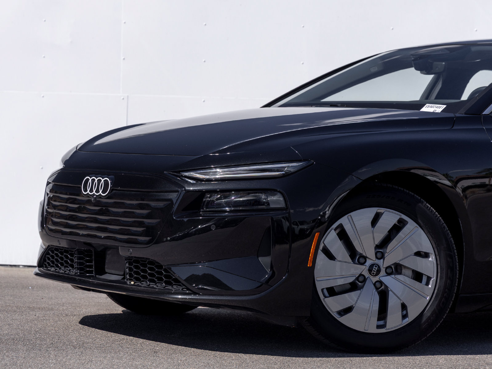 Used 2025 Audi A6 e-tron Premium w/ Ultra Package AWD/4WD image 2