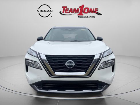 Used 2023 Nissan Rogue SL w/ SL Premium Package image 2