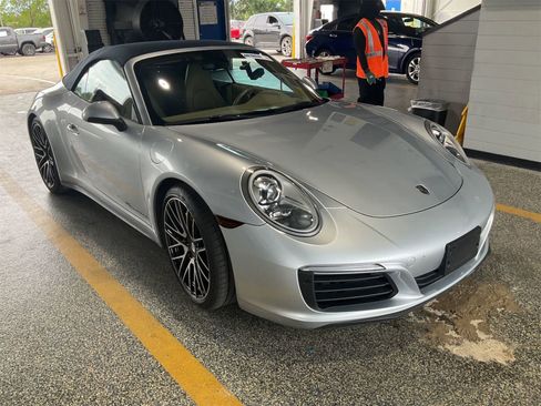 Used 2017 Porsche 911 Carrera 4 AWD/4WD image 5
