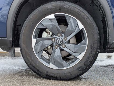 Used 2025 Nissan Rogue SV image 13