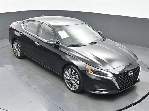 Certified 2025 Nissan Altima 2.5 SL image 35