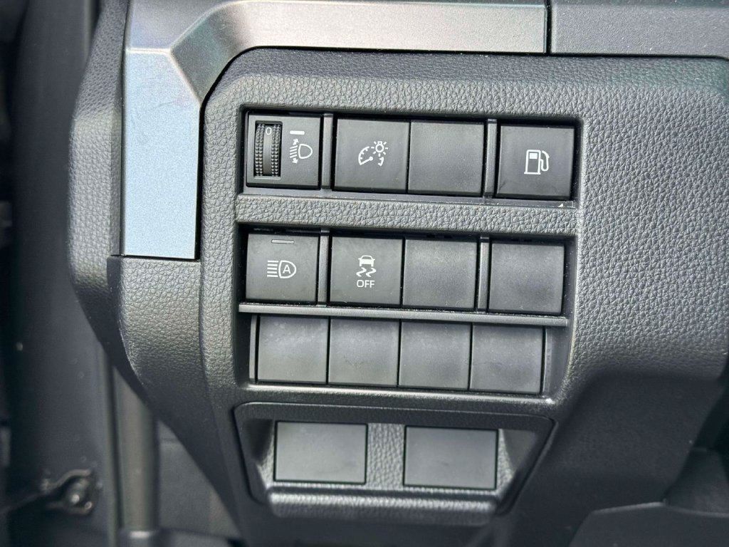 Used 2025 Toyota 4Runner SR5 AWD/4WD image 20