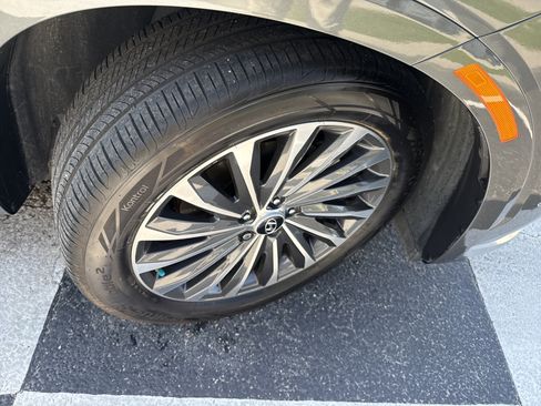 Used 2024 Hyundai Palisade Calligraphy FWD image 8