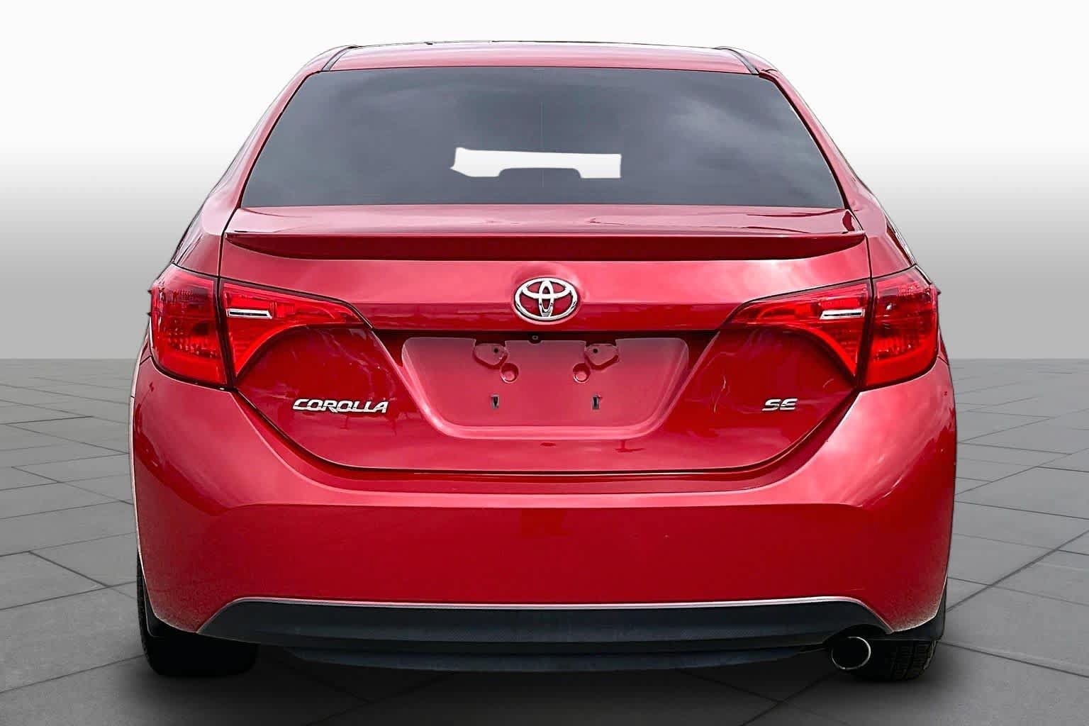 Used 2017 Toyota Corolla SE w/ Carpet Mat Package (TMS) FWD image 5