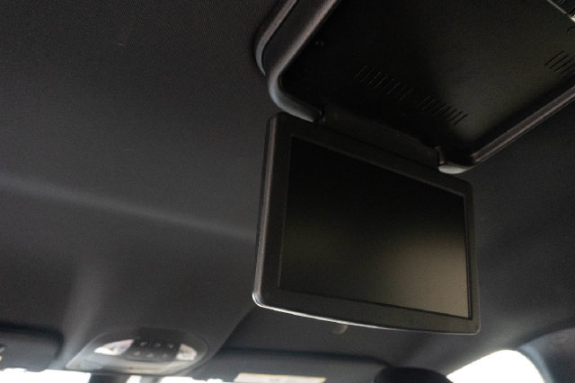 Used 2020 Chrysler Pacifica Touring w/ S Appearance Package FWD image 4