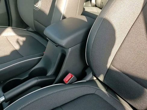 Certified 2025 Hyundai Venue Limited image 12