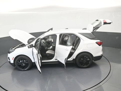 Used 2024 Chevrolet Equinox LS w/ Sport Edition image 58