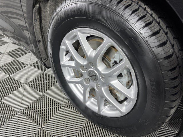 Used 2023 Chrysler Voyager LX FWD image 12