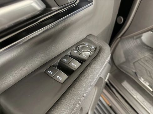 Used 2026 GMC Yukon XL Denali w/ Sun & Power Step Package AWD/4WD image 18