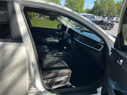Used 2019 Kia Optima LX FWD image 11