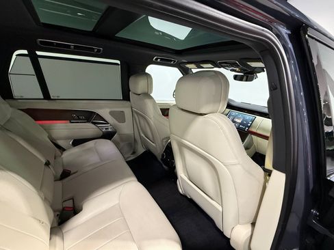 Used 2025 Land Rover Range Rover Long Wheelbase SE AWD/4WD image 40