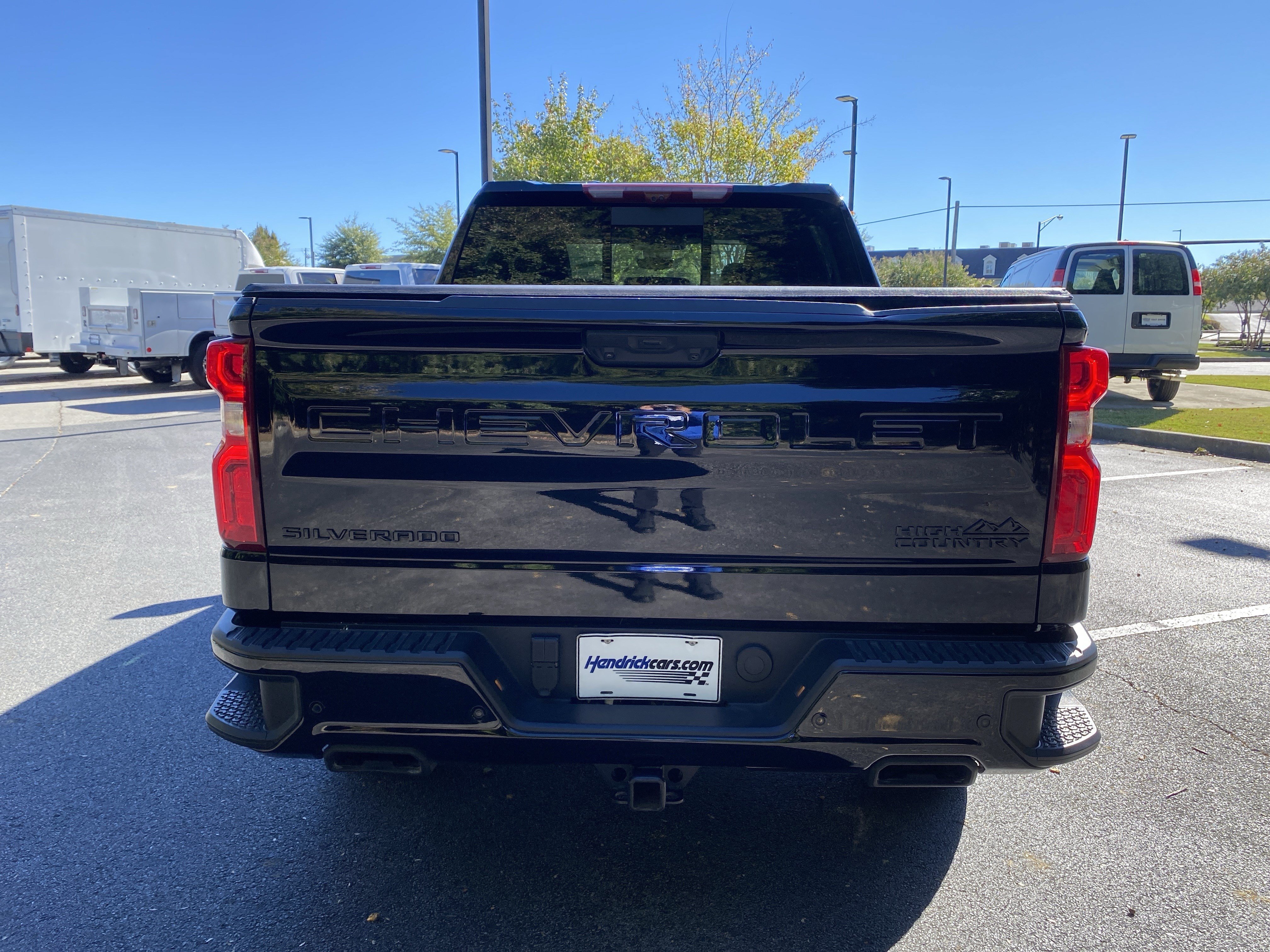 Used 2025 Chevrolet Silverado 1500 High Country w/ Midnight Edition AWD/4WD image 8