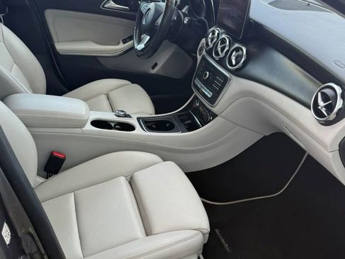 Used 2019 Mercedes-Benz GLA 250 w/ Premium Package image 20