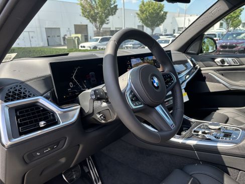 New 2026 BMW X5 xDrive40i w/ M Sport Package AWD/4WD image 17