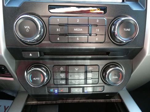 Used 2018 Ford F250 Lariat w/ Lariat Ultimate Package image 29