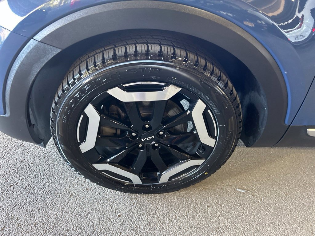 Used 2023 Kia Telluride EX AWD/4WD image 10