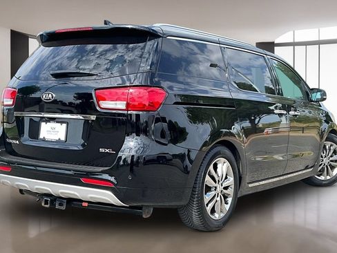 Used 2018 Kia Sedona SX Limited w/ SX Limited Prestige Package FWD image 2