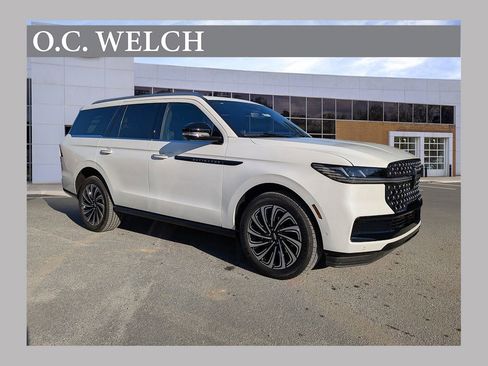 Certified 2025 Lincoln Navigator Black Label image 1