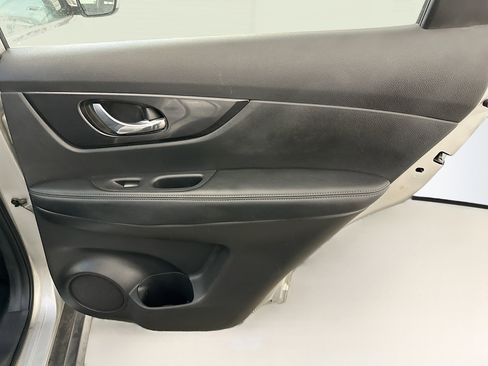 Used 2017 Nissan Rogue S image 30