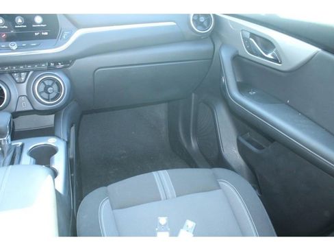 Used 2025 Chevrolet Blazer LT image 17