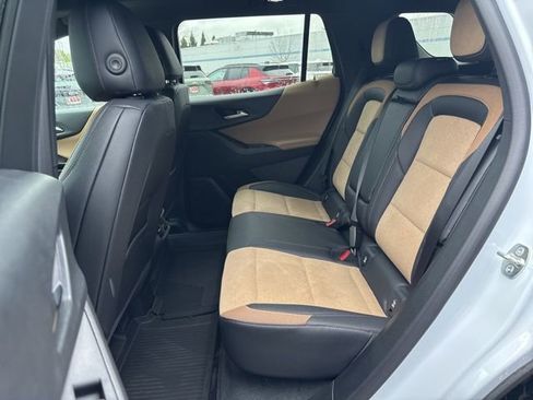 New 2026 Chevrolet Equinox ACTIV w/ Convenience Package III AWD/4WD image 32