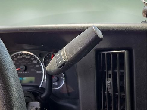 Used 2017 GMC Savana 2500 RWD image 18