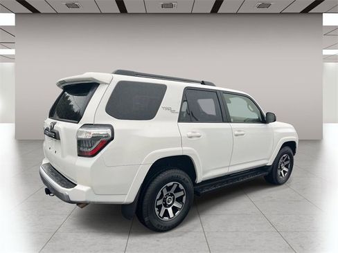 Used 2024 Toyota 4Runner TRD Off-Road image 3