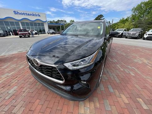 Used 2022 Toyota Highlander Limited image 7