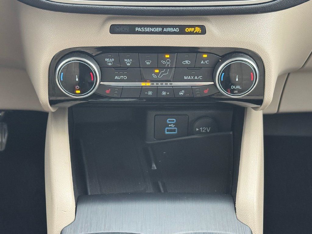 Certified 2022 Ford Escape SEL w/ Technology Package AWD/4WD image 15