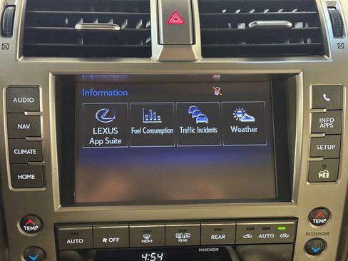 Used 2020 Lexus GX 460 Premium w/ Premium Package image 35