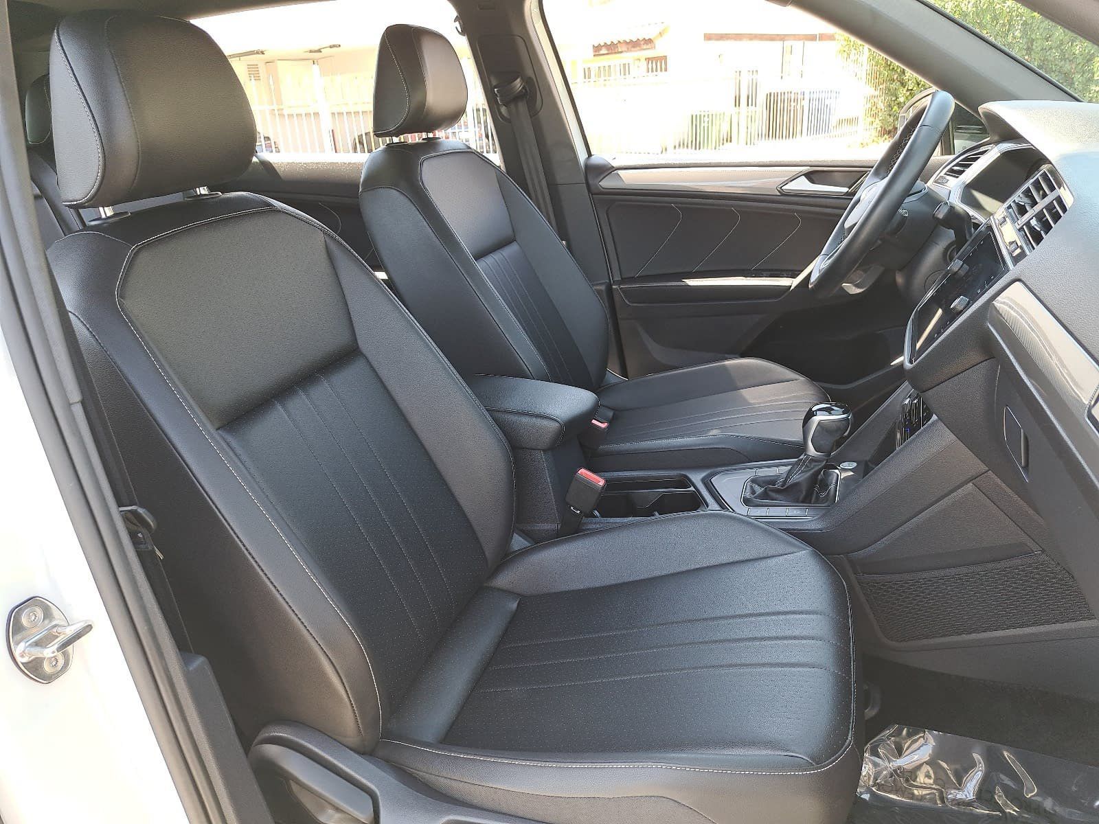 Used 2023 Volkswagen Tiguan SE R-Line FWD image 10