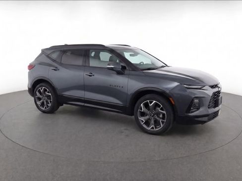 Used 2019 Chevrolet Blazer RS FWD image 2
