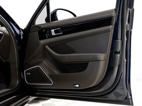 Used 2021 Porsche Panamera image 50