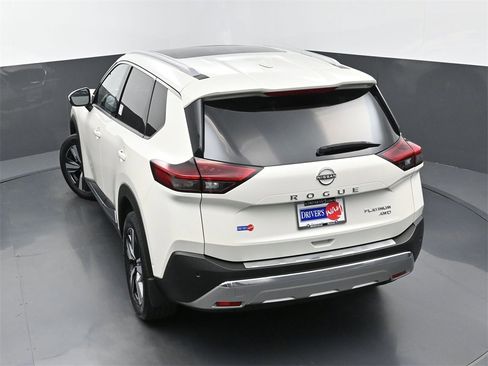 Used 2022 Nissan Rogue Platinum w/ Head-Up Display Package image 37