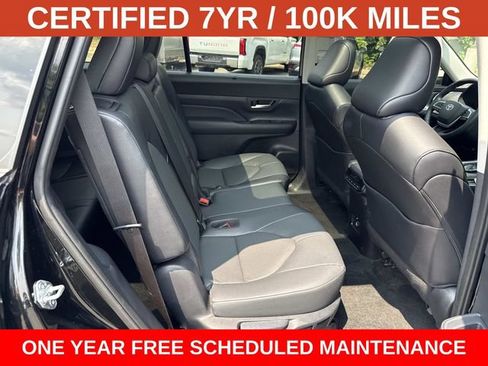Used 2025 Toyota Grand Highlander FWD image 11