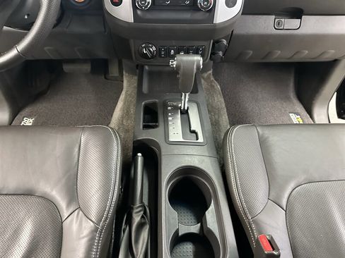 Used 2015 Nissan Xterra PRO-4X w/ Pro-4x Leather Package image 22